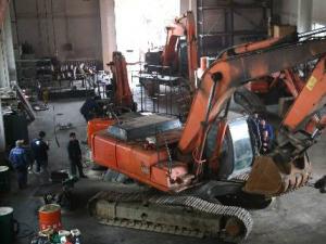 挖掘机维修