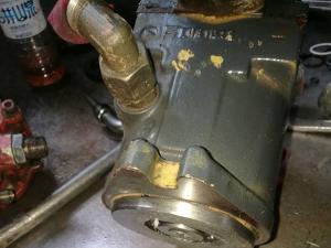 宝马压路机振动马达维修